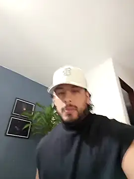 Snapshot of SilvaBranko chatting on 12-13-25, 11:10 SilvaBranko online show from 12-13-25, 11:10