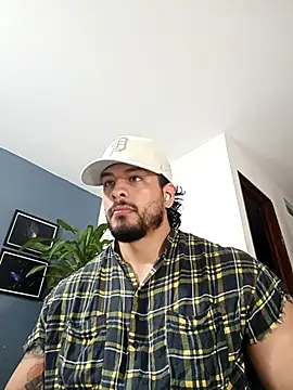 Snapshot of SilvaBranko chatting on 12-15-25, 12:04 SilvaBranko online show from 12-15-25, 12:04