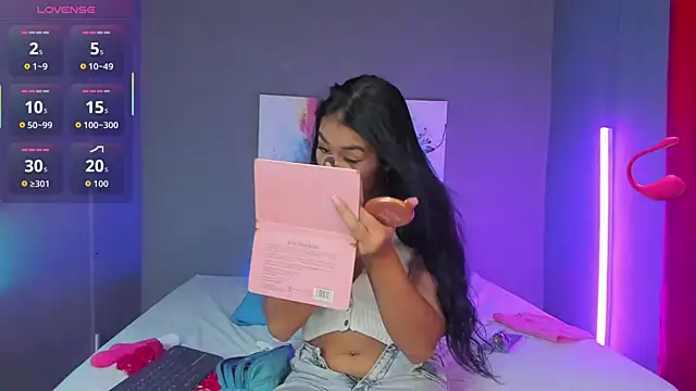 Snapshot of MadissonShakur chatting on 09-16-25, 05:14 MadissonShakur online show from 09-16-25, 05:14