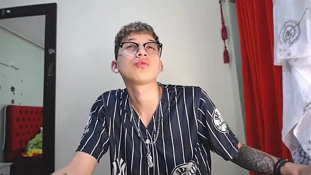  Thomas hot  online show from 12-17-24, 10:22