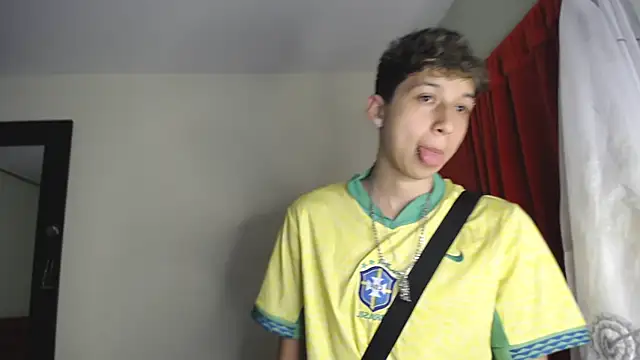  Thomas hot  online show from 12-22-24, 05:10