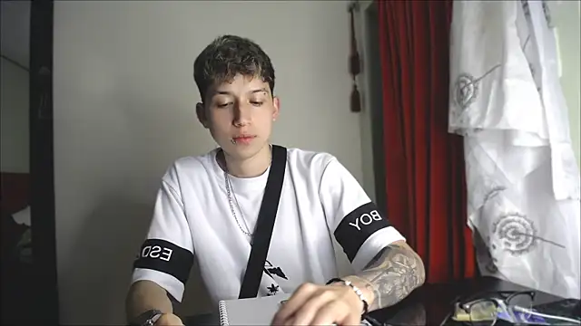  Thomas hot  online show from 12-25-24, 11:31