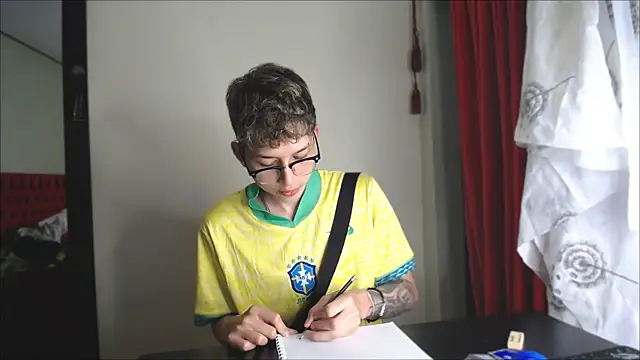 Snapshot of _Thomas_hot_ chatting on 12-26-24, 06:33 Thomas hot online show from 12-26-24, 06:33