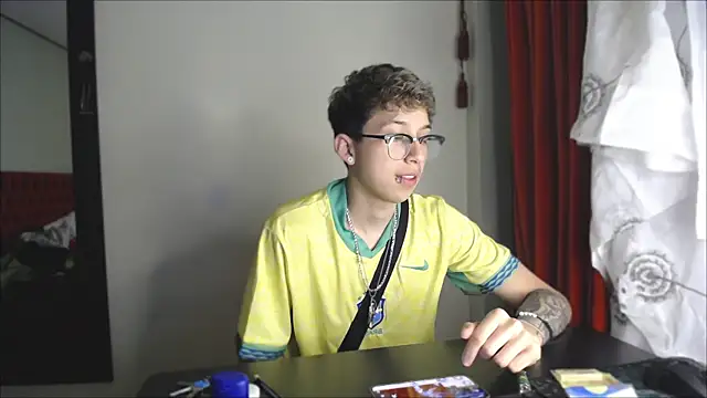 Snapshot of _Thomas_hot_ chatting on 12-26-24, 09:37 Thomas hot online show from 12-26-24, 09:37