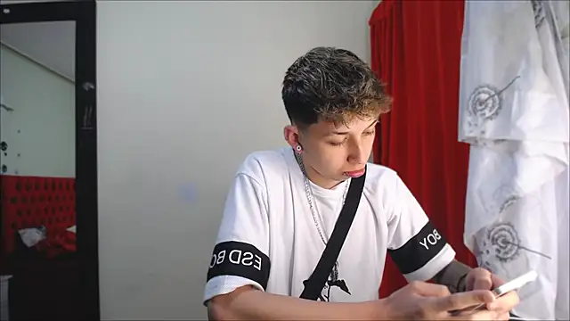  Thomas hot  online show from 01-07-25, 03:35