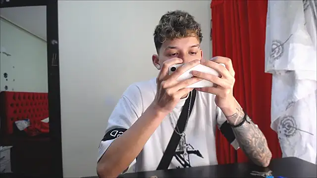 Snapshot of _Thomas_hot_ chatting on 01-07-25, 07:59 Thomas hot online show from 01-07-25, 07:59