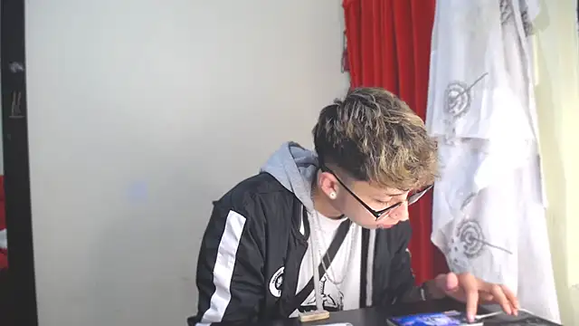  Thomas hot  online show from 01-08-25, 09:00