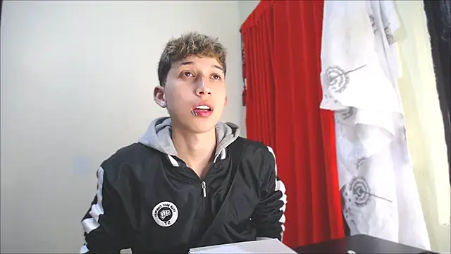 Snapshot of _Thomas_hot_ chatting on 01-20-25, 05:16 Thomas hot online show from 01-20-25, 05:16