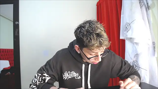 Snapshot of _Thomas_hot_ chatting on 01-23-25, 07:51 Thomas hot online show from 01-23-25, 07:51