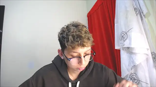 Snapshot of _Thomas_hot_ chatting on 01-23-25, 10:54 Thomas hot online show from 01-23-25, 10:54