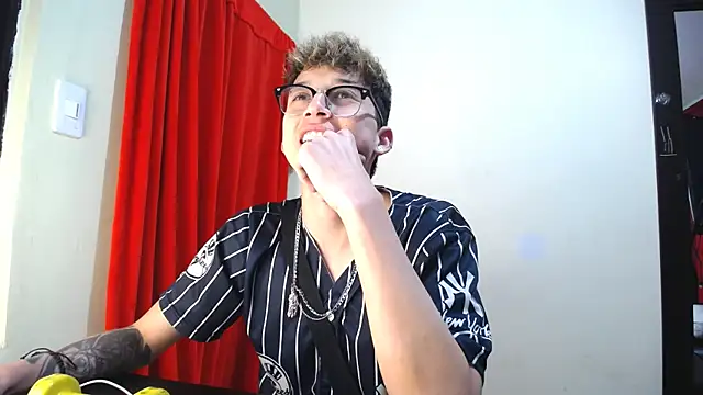  Thomas hot  online show from 01-30-25, 07:04