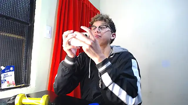 Snapshot of _Thomas_hot_ chatting on 02-02-25, 12:40 Thomas hot online show from 02-02-25, 12:40