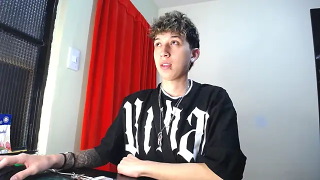  Thomas hot  online show from 02-07-25, 06:56