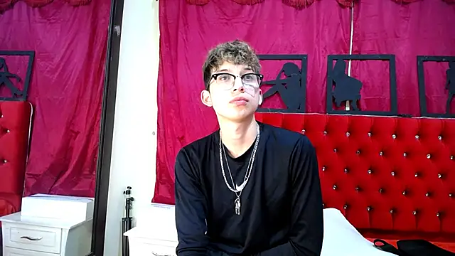  Thomas hot  online show from 02-16-25, 07:27