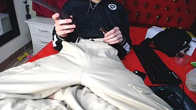  Thomas hot  online show from 02-18-25, 01:21