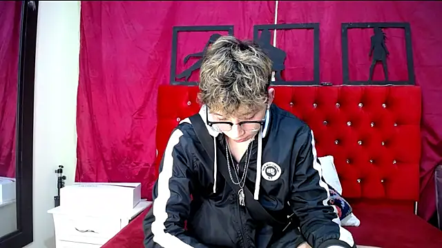  Thomas hot  online show from 02-19-25, 05:16