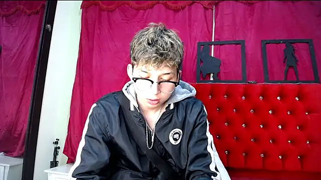  Thomas hot  online show from 02-21-25, 05:02