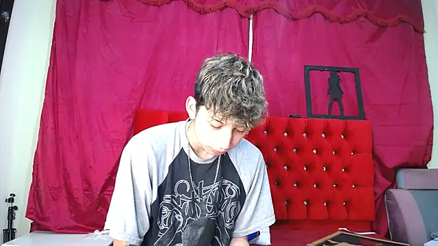  Thomas hot  online show from 03-01-25, 04:33