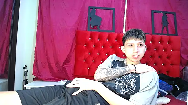 Snapshot of _Thomas_hot_ chatting on 03-09-25, 11:14 Thomas hot online show from 03-09-25, 11:14