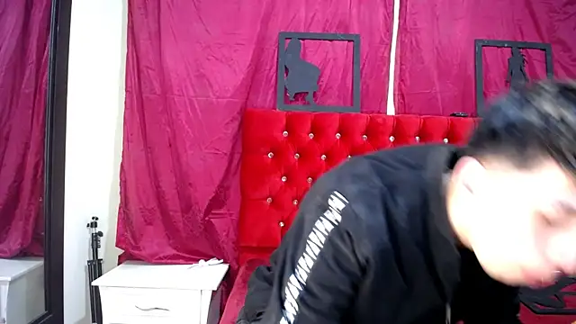 Snapshot of _Thomas_hot_ chatting on 03-16-25, 01:38 Thomas hot online show from 03-16-25, 01:38