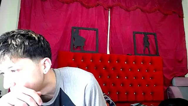 Snapshot of _Thomas_hot_ chatting on 03-16-25, 05:50 Thomas hot online show from 03-16-25, 05:50