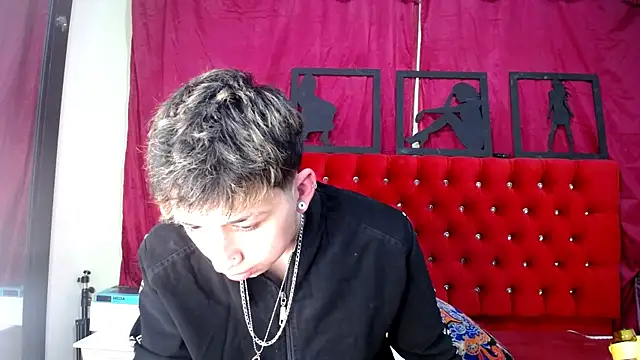 Snapshot of _Thomas_hot_ chatting on 03-18-25, 07:08 Thomas hot online show from 03-18-25, 07:08