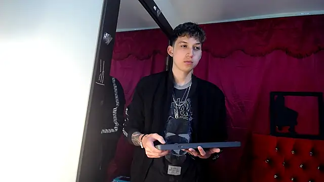  Thomas hot  online show from 03-19-25, 12:48