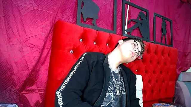  Thomas hot  online show from 03-19-25, 03:52