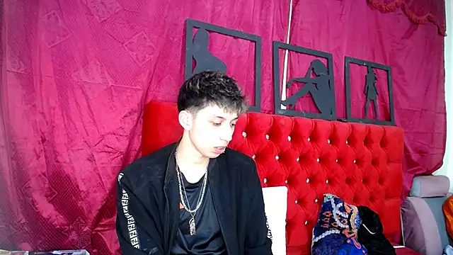  Thomas hot  online show from 03-21-25, 03:44