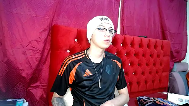  Thomas hot  online show from 03-22-25, 02:27