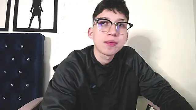 Snapshot of _Thomas_hot_ chatting on 09-19-25, 03:08 Thomas hot online show from 09-19-25, 03:08