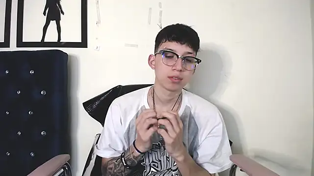  Thomas hot  online show from 09-24-25, 02:04