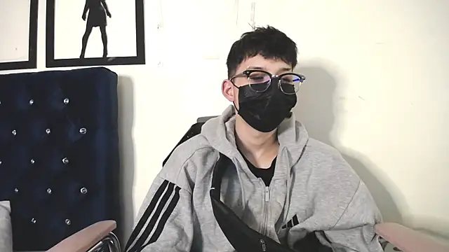 Snapshot of _Thomas_hot_ chatting on 09-30-25, 01:32 Thomas hot online show from 09-30-25, 01:32