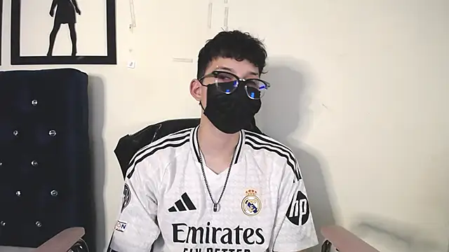  Thomas hot  online show from 10-08-25, 03:59