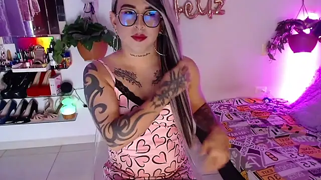 Laveneno ortiz07 online show from 11-22-25, 12:09