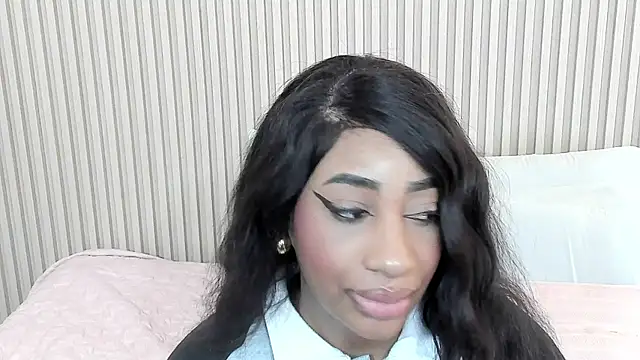 Snapshot of charlottebrowns_ chatting on 10-03-25, 12:02 charlottebrowns online show from 10-03-25, 12:02