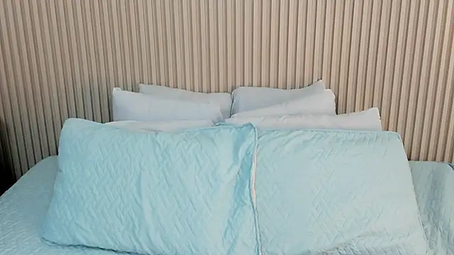 Snapshot of charlottebrowns_ chatting on 10-21-25, 12:17 charlottebrowns online show from 10-21-25, 12:17