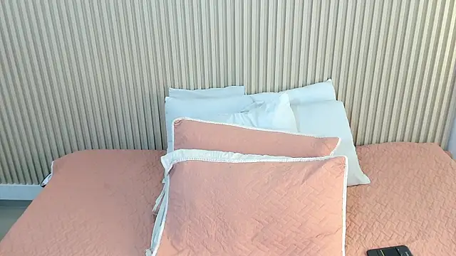 charlottebrowns  online show from 12-02-25, 12:21