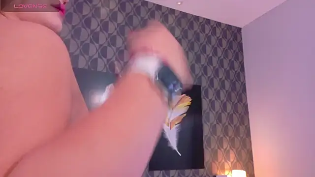 Snapshot of SharomRoss chatting on 02-13-25, 10:54 SharomRoss online show from 02-13-25, 10:54