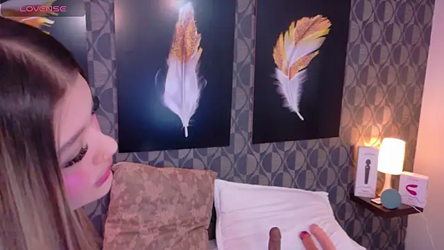 Snapshot of SharomRoss chatting on 02-22-25, 06:08 SharomRoss online show from 02-22-25, 06:08