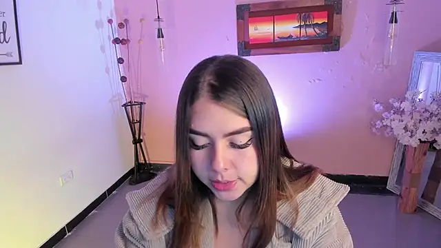 Snapshot of ArianaBaker chatting on 11-25-25, 01:33 ArianaBaker online show from 11-25-25, 01:33