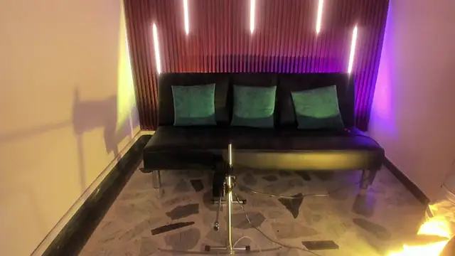 Snapshot of ArianaBaker chatting on 12-02-25, 02:01 ArianaBaker online show from 12-02-25, 02:01