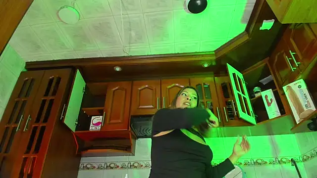 LaureenHills online show from 02-11-25, 03:08