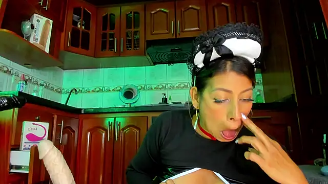 LaureenHills online show from 02-25-25, 09:31