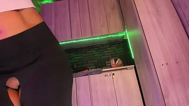 LaureenHills online show from 03-24-26, 02:38