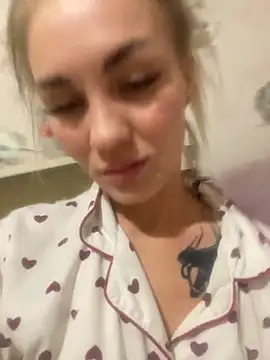 DreamGirl-777 online show from 09-28-25, 07:52