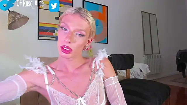 Snapshot of AliceSnowCatt chatting on 01-19-25, 02:57 AliceSnowCatt online show from 01-19-25, 02:57