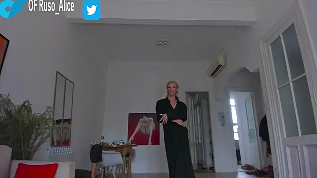 Snapshot of AliceSnowCatt chatting on 02-05-25, 06:59 AliceSnowCatt online show from 02-05-25, 06:59