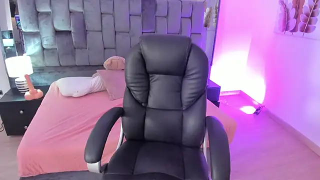 Chloe evans   online show from 02-10-25, 08:53