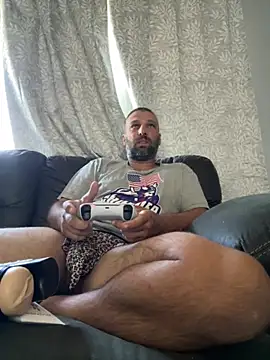 Snapshot of ryand12804 chatting on 10-06-25, 02:47 ryand12804 online show from 10-06-25, 02:47